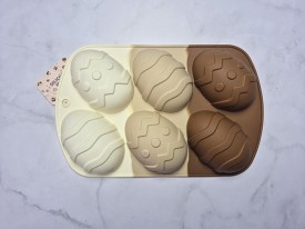 Molde silicona tricolor 6 huevos decorados 